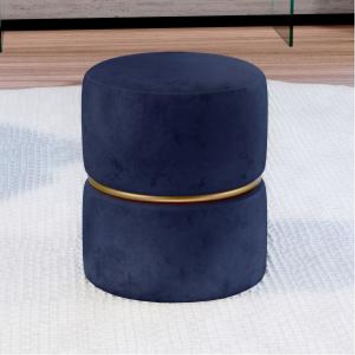 Pouf in velluto blu con anello 
